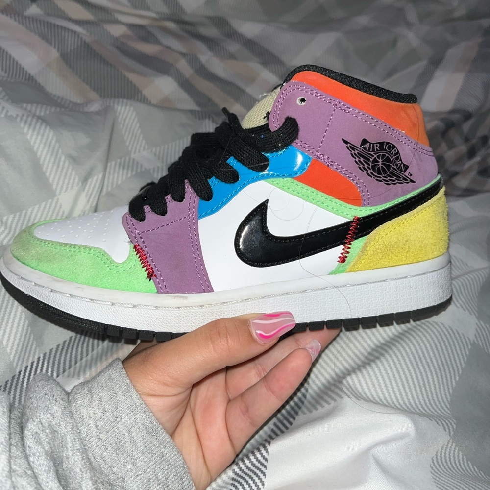 Jordan 1 Mids